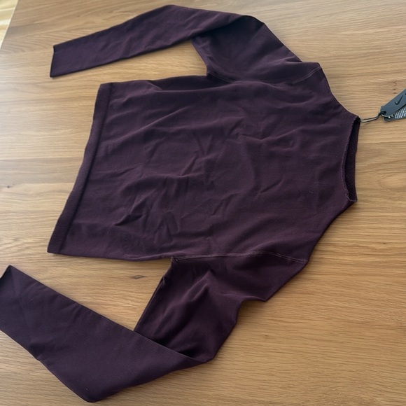 Nike x Skims vintage seemless mock neck crop top color currant size XL tags on - Picture 2 of 5